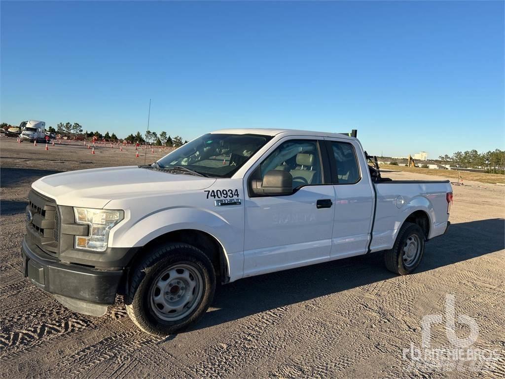 Ford F-150 شاحنات خفيفة/مفصلية الجوانب