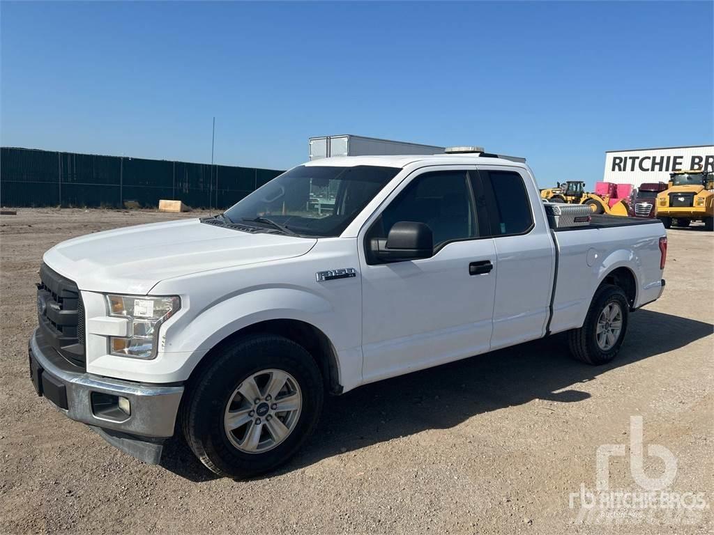 Ford F-150 شاحنات خفيفة/مفصلية الجوانب