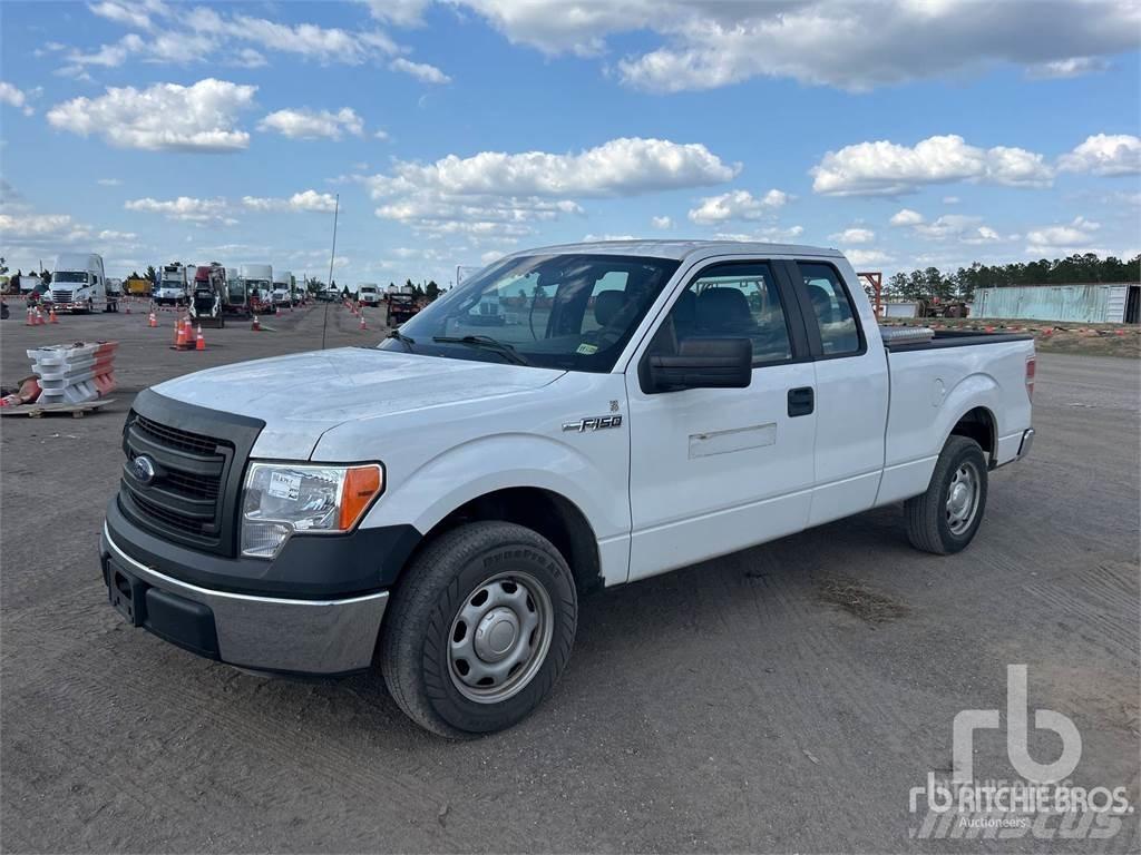 Ford F-150 شاحنات خفيفة/مفصلية الجوانب