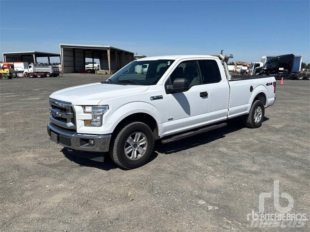 Ford F-150 شاحنات خفيفة/مفصلية الجوانب