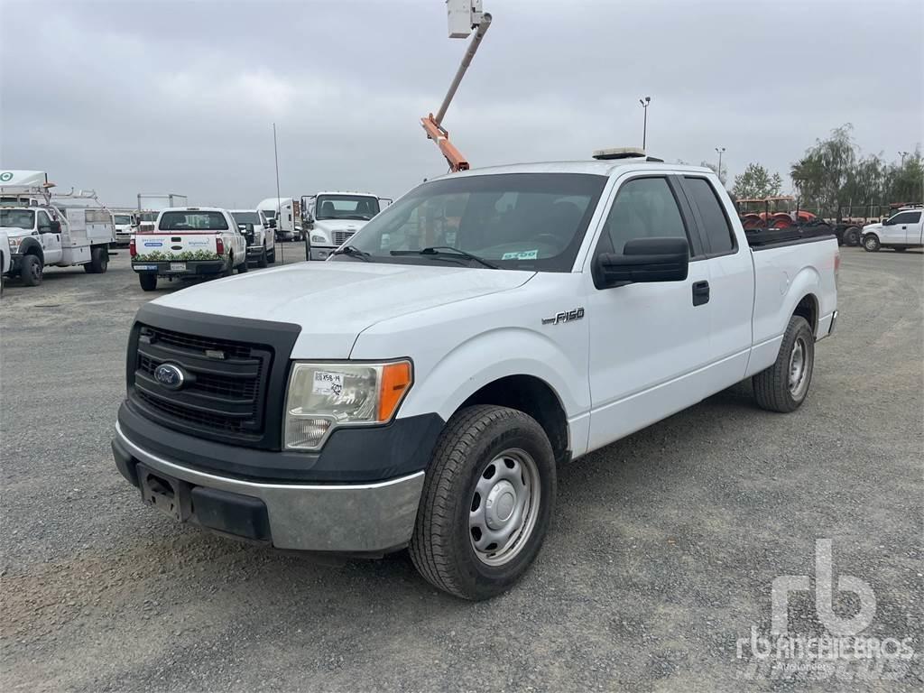 Ford F-150 شاحنات خفيفة/مفصلية الجوانب