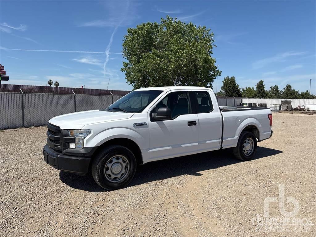 Ford F-150 شاحنات خفيفة/مفصلية الجوانب