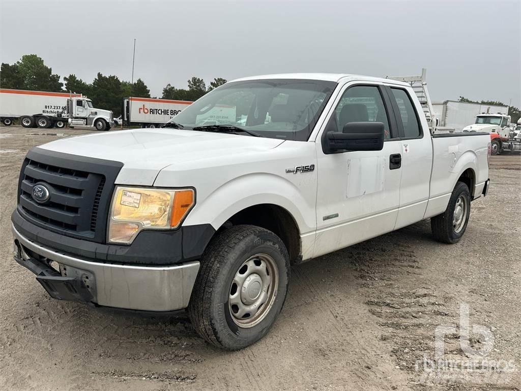 Ford F-150 شاحنات خفيفة/مفصلية الجوانب