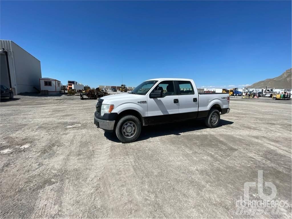 Ford F-150 XL شاحنات خفيفة/مفصلية الجوانب