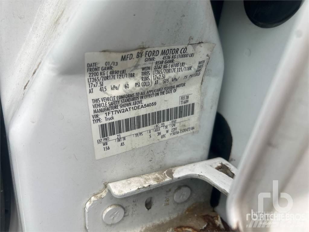 Ford F-250 شاحنات خفيفة/مفصلية الجوانب