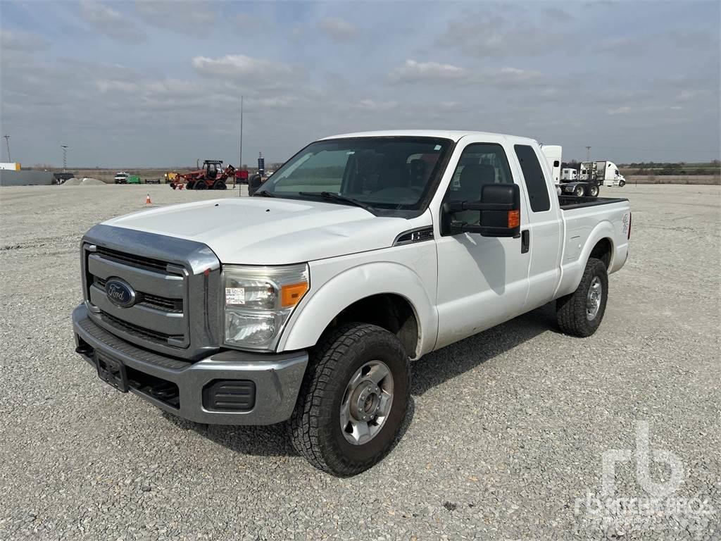Ford F-250 شاحنات خفيفة/مفصلية الجوانب