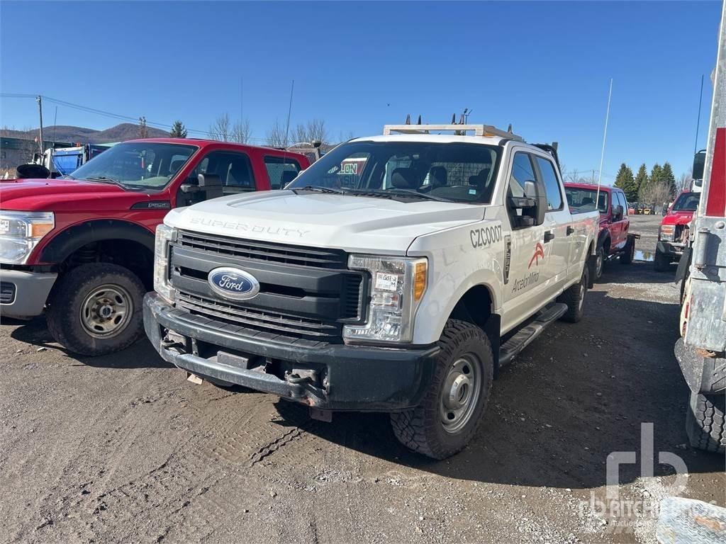 Ford F-250 شاحنات خفيفة/مفصلية الجوانب