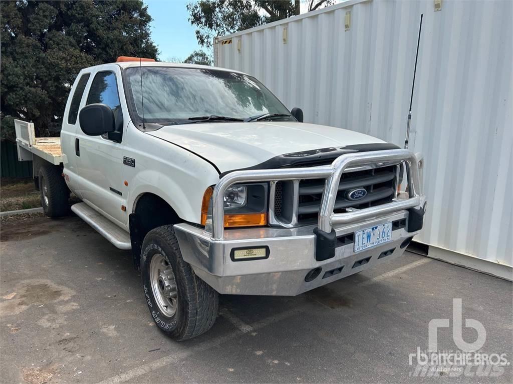 Ford F-250 شاحنات خفيفة/مفصلية الجوانب