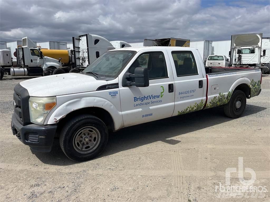 Ford F-250 شاحنات خفيفة/مفصلية الجوانب