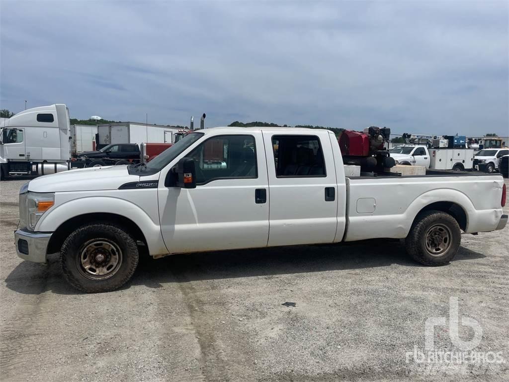 Ford F-250 شاحنات خفيفة/مفصلية الجوانب