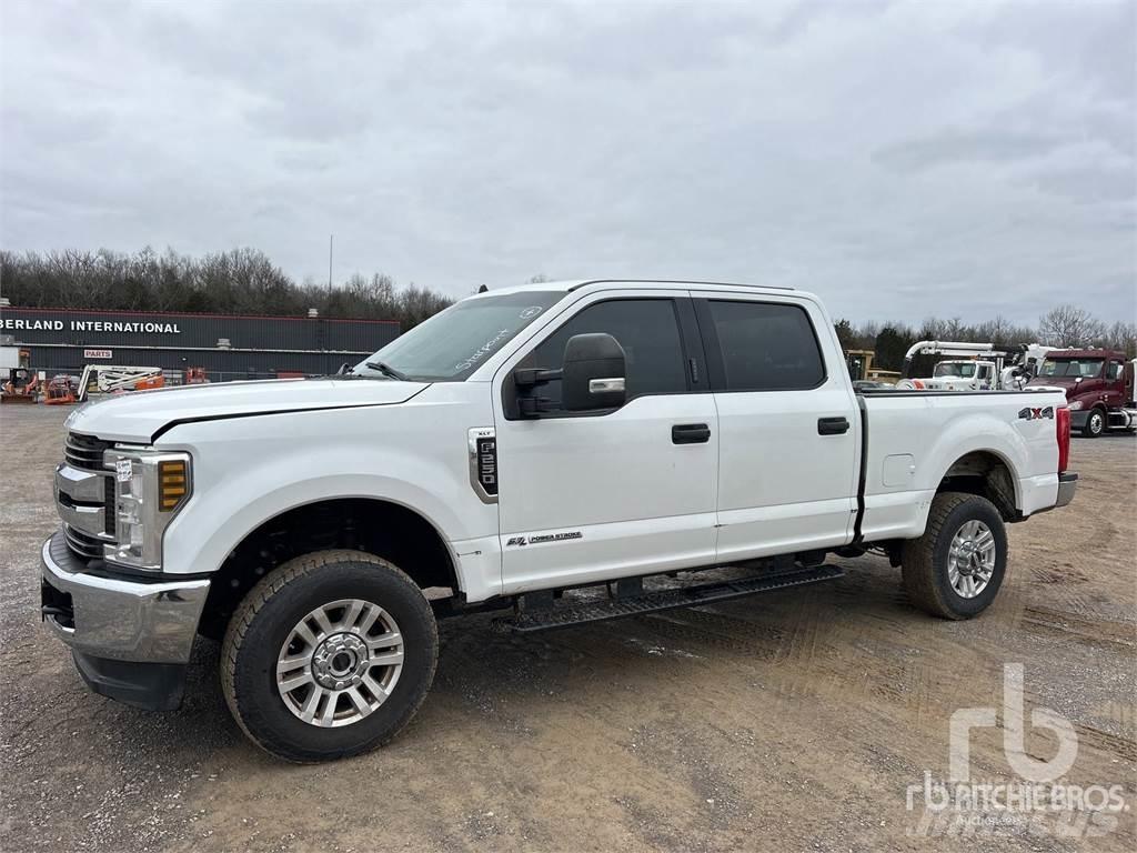 Ford F-250 شاحنات خفيفة/مفصلية الجوانب