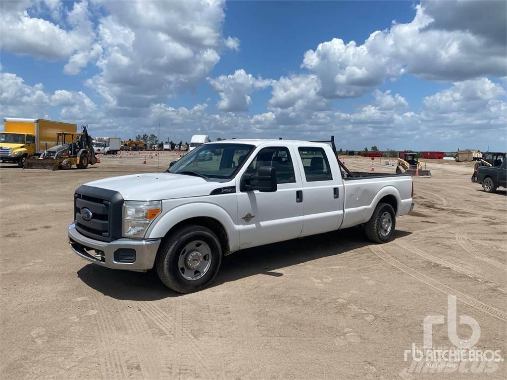 Ford F-250 شاحنات خفيفة/مفصلية الجوانب