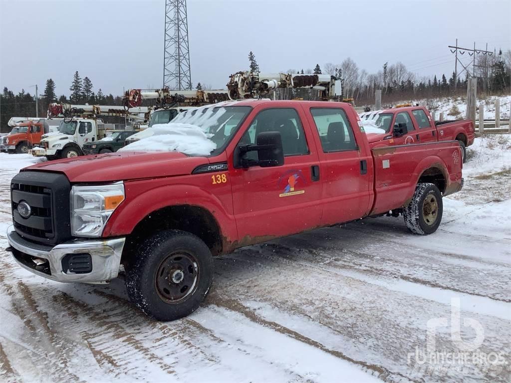 Ford F-250 شاحنات خفيفة/مفصلية الجوانب