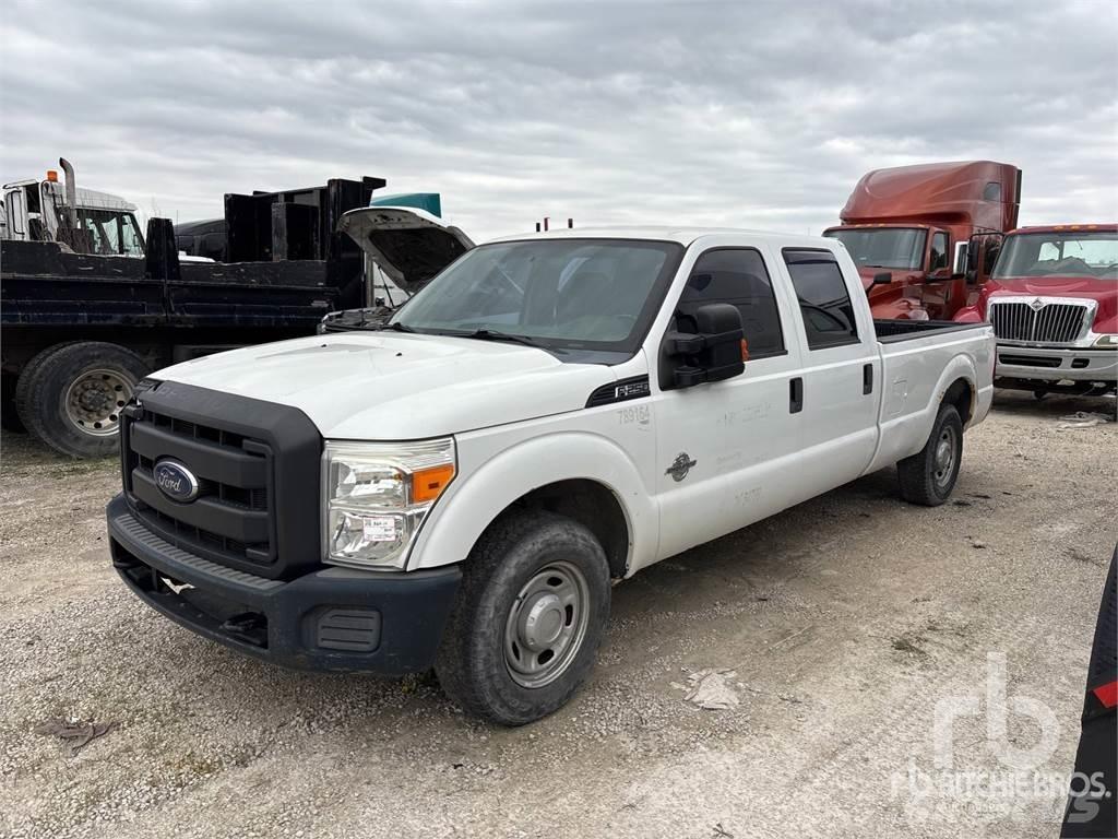 Ford F-250 شاحنات خفيفة/مفصلية الجوانب
