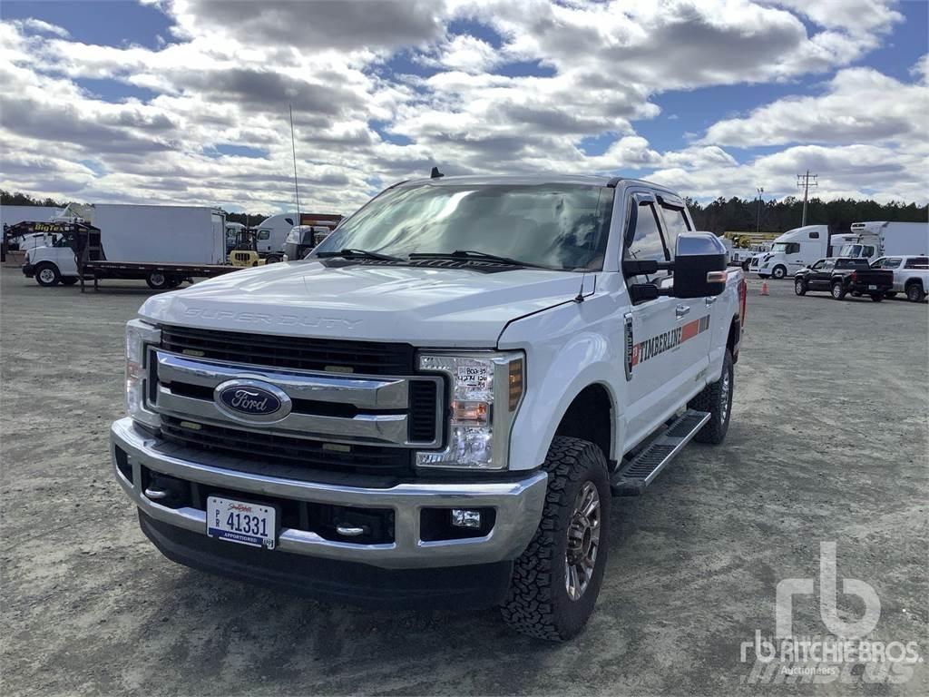 Ford F-250 شاحنات خفيفة/مفصلية الجوانب