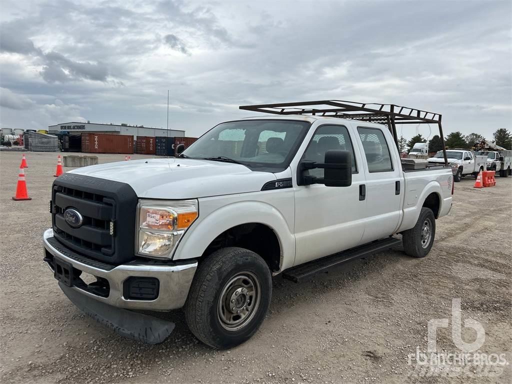 Ford F-250 شاحنات خفيفة/مفصلية الجوانب