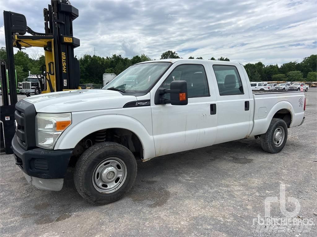 Ford F-250 شاحنات خفيفة/مفصلية الجوانب