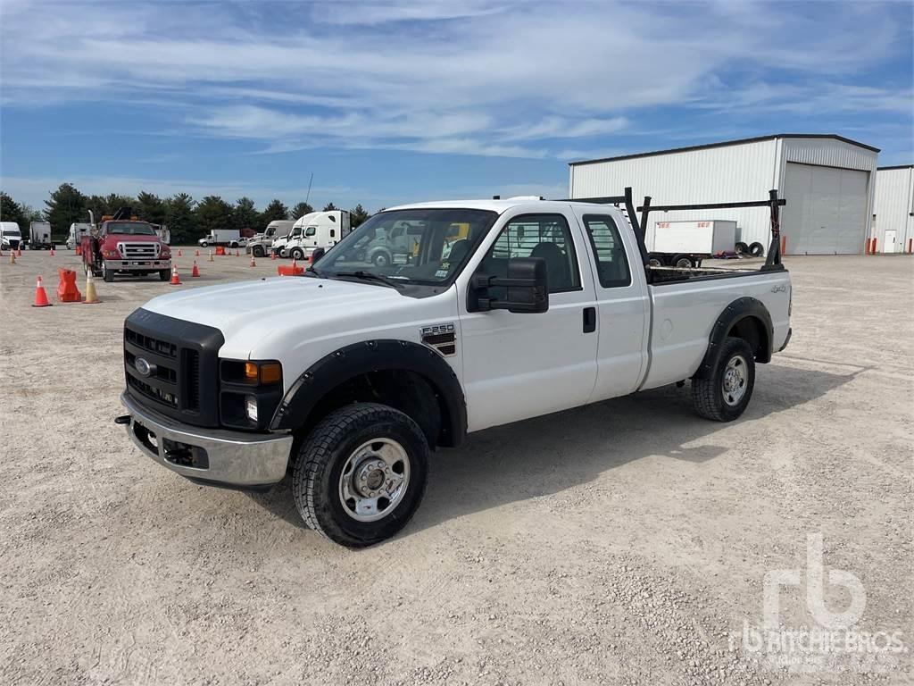 Ford F-250 شاحنات خفيفة/مفصلية الجوانب