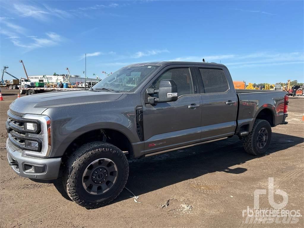 Ford F-350 شاحنات خفيفة/مفصلية الجوانب