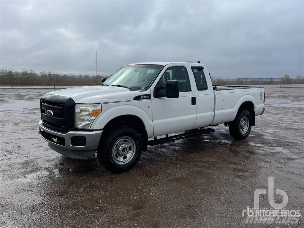Ford F-350 شاحنات خفيفة/مفصلية الجوانب
