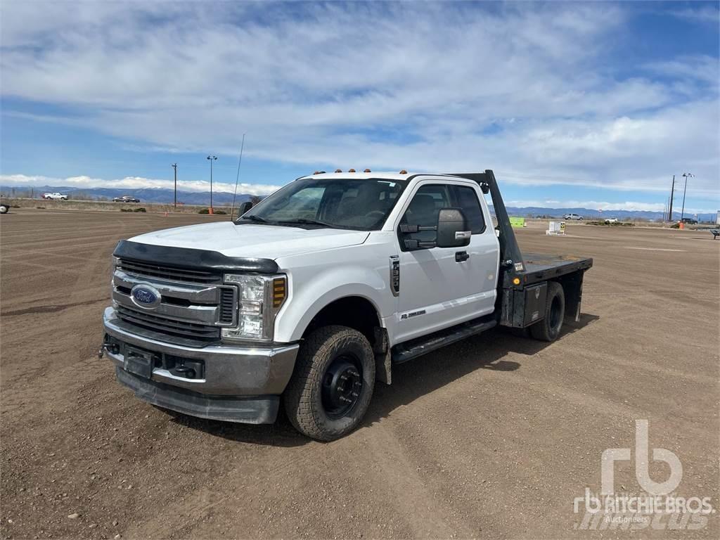 Ford F-350 شاحنات مسطحة/مفصلية الجوانب