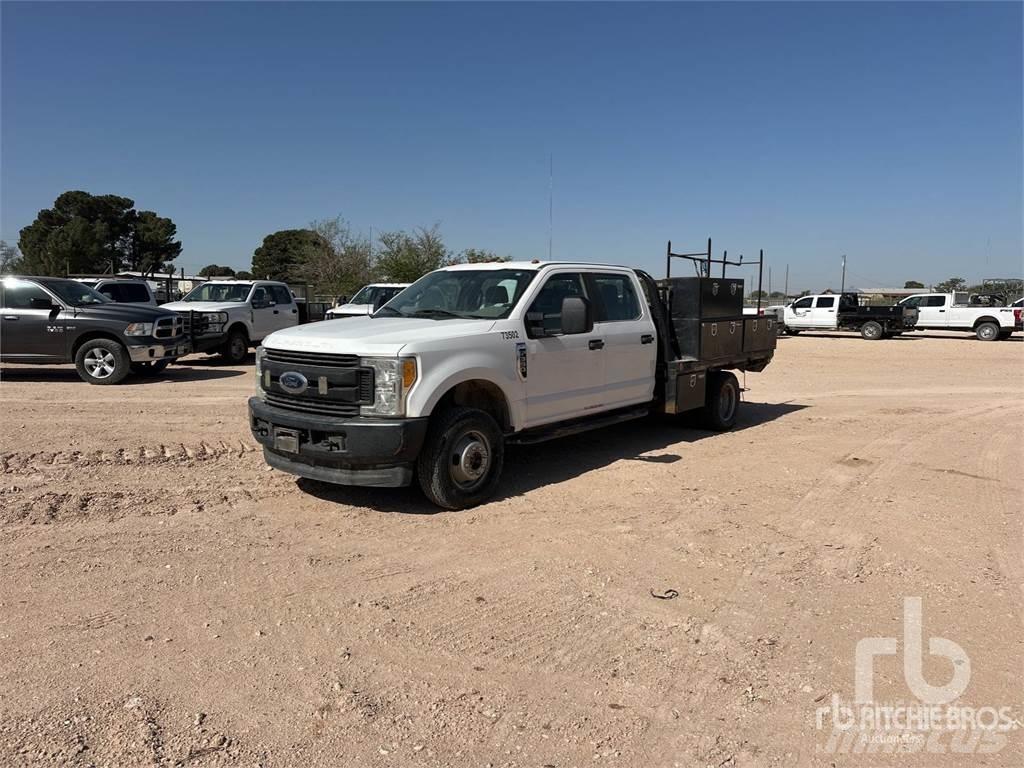 Ford F-350 شاحنات مسطحة/مفصلية الجوانب
