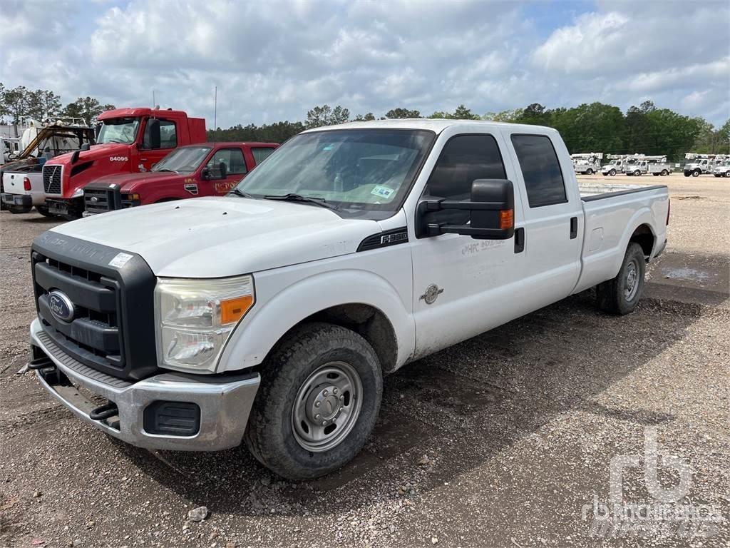 Ford F-350 شاحنات خفيفة/مفصلية الجوانب