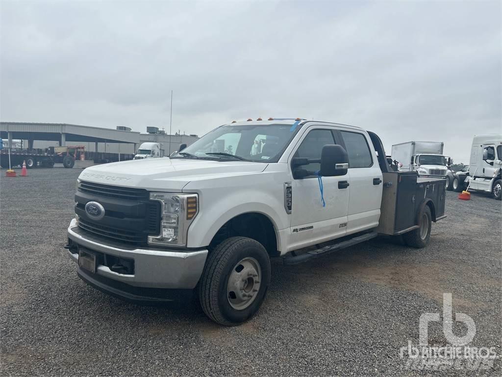 Ford F-350 شاحنات مسطحة/مفصلية الجوانب