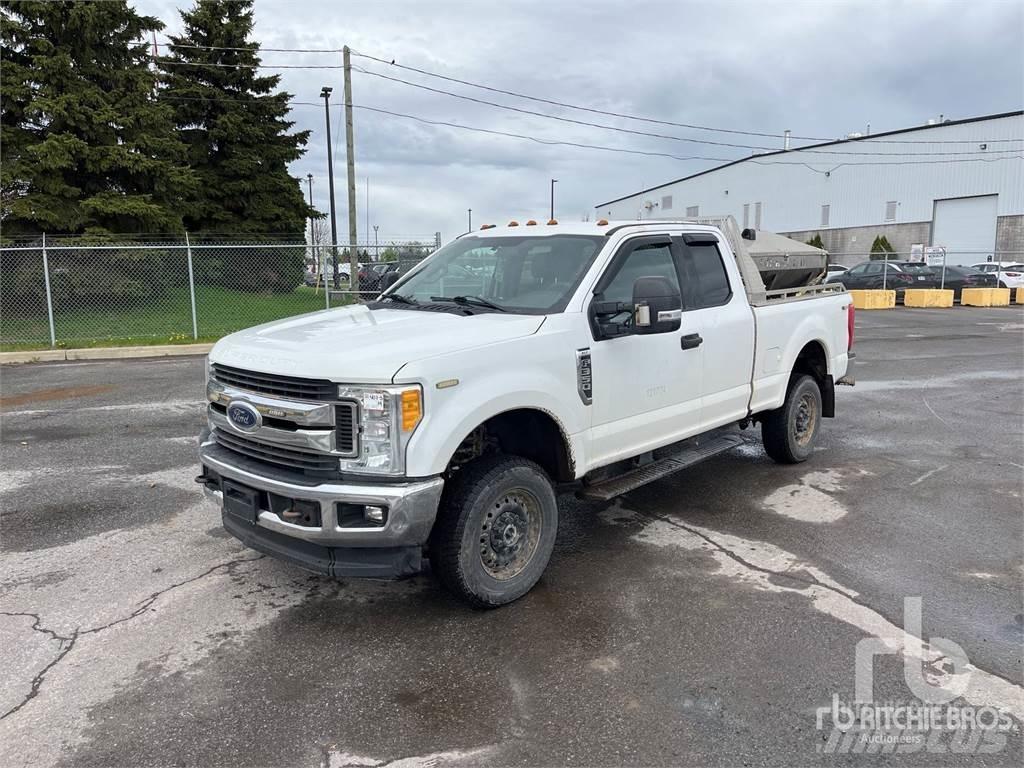 Ford F-350 شاحنات خفيفة/مفصلية الجوانب