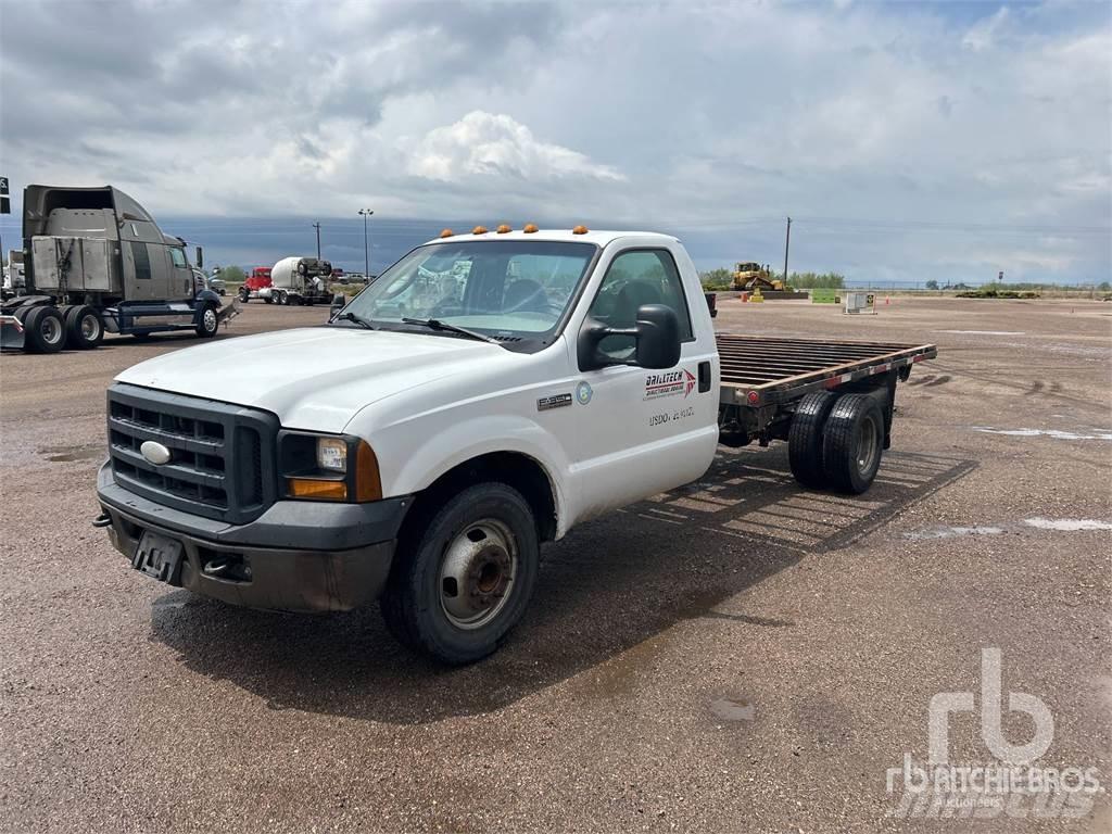 Ford F-350 شاحنات مسطحة/مفصلية الجوانب
