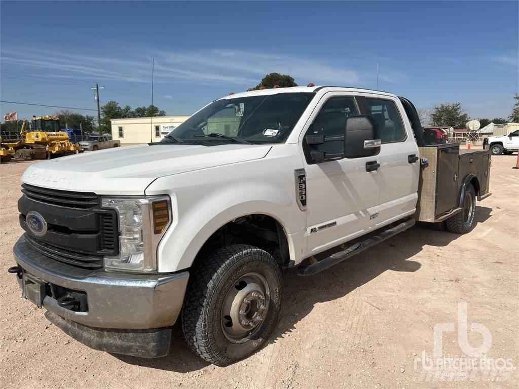 Ford F-350 شاحنات مسطحة/مفصلية الجوانب