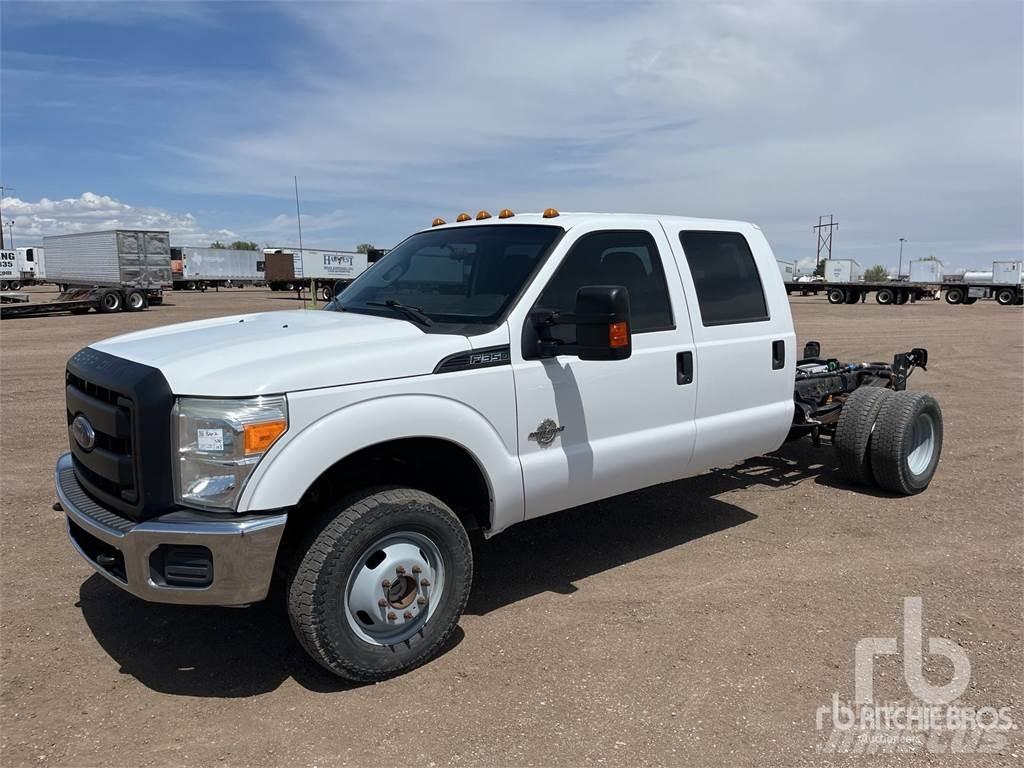 Ford F-350 شاحنات بمقصورة وهيكل