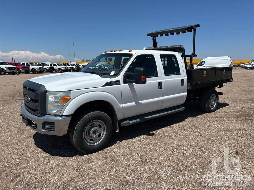 Ford F-350 شاحنات مسطحة/مفصلية الجوانب