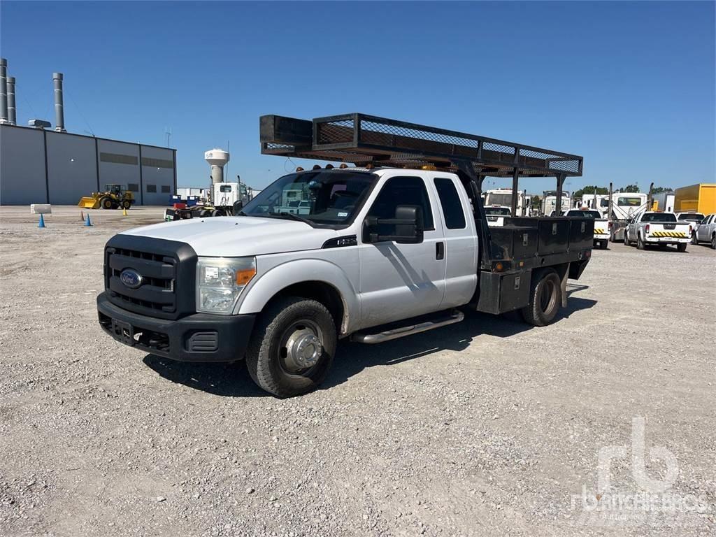Ford F-350 شاحنات مسطحة/مفصلية الجوانب