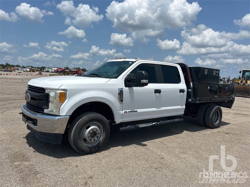 Ford F-350 شاحنات مسطحة/مفصلية الجوانب
