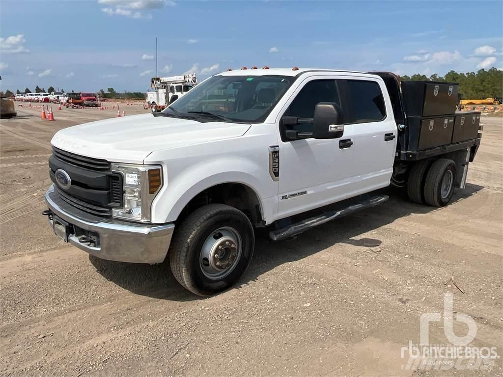 Ford F-350 شاحنات مسطحة/مفصلية الجوانب