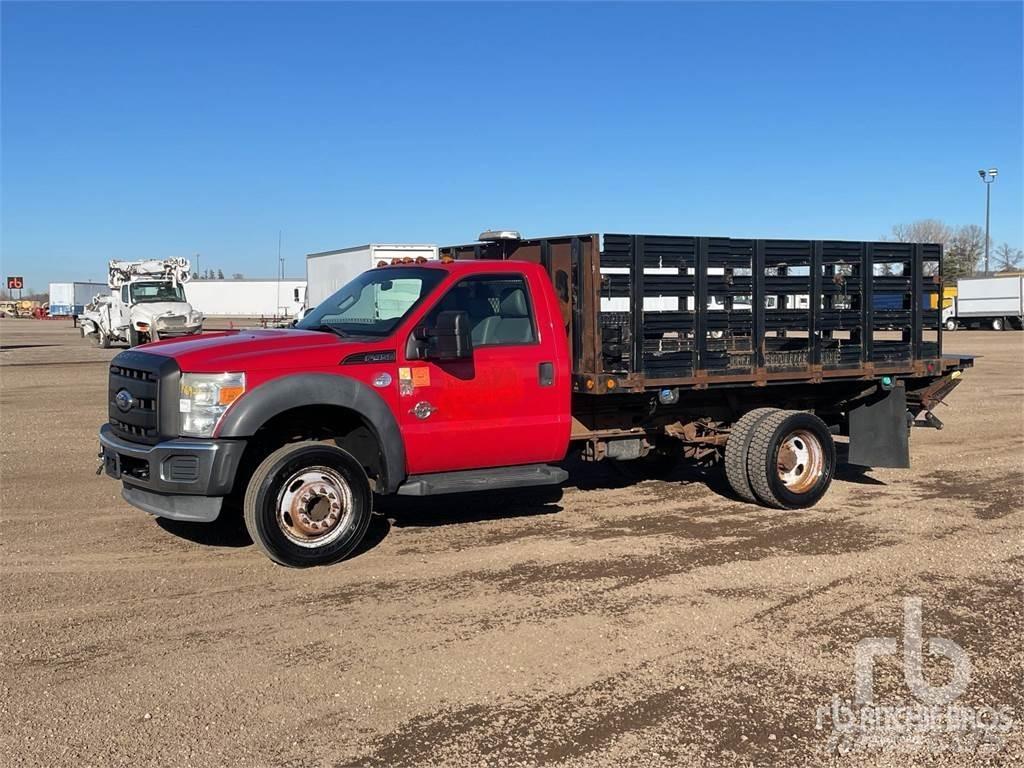 Ford F-450 شاحنات مسطحة/مفصلية الجوانب