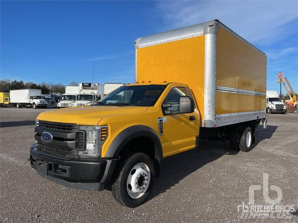 Ford F-450 شاحنة مقفلة