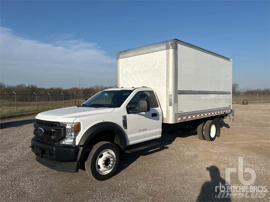 Ford F-450 شاحنة مقفلة