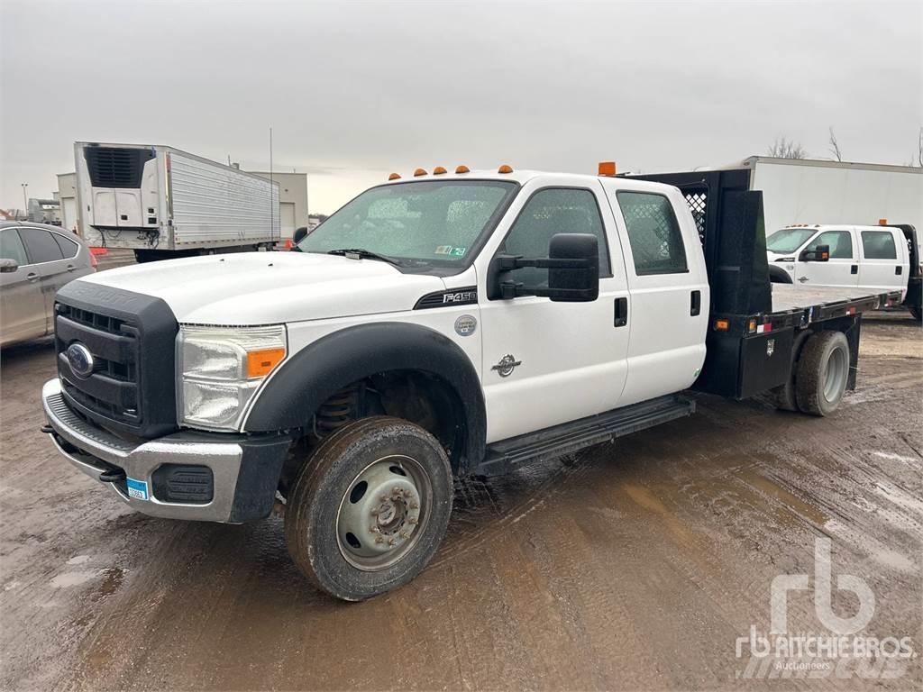 Ford F-450 شاحنات مسطحة/مفصلية الجوانب