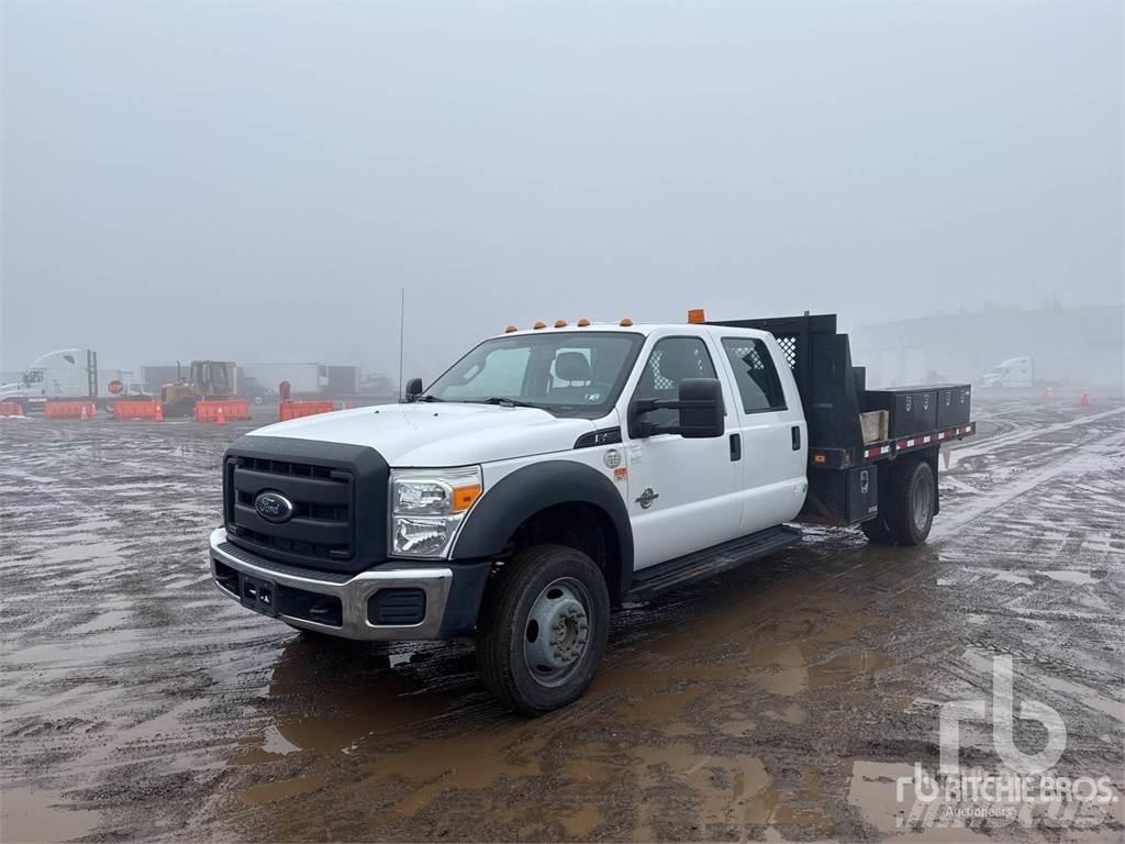 Ford F-450 شاحنات مسطحة/مفصلية الجوانب