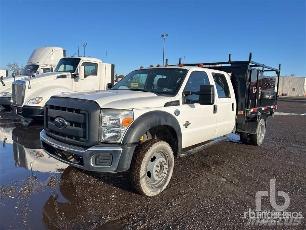 Ford F-450 شاحنات مسطحة/مفصلية الجوانب