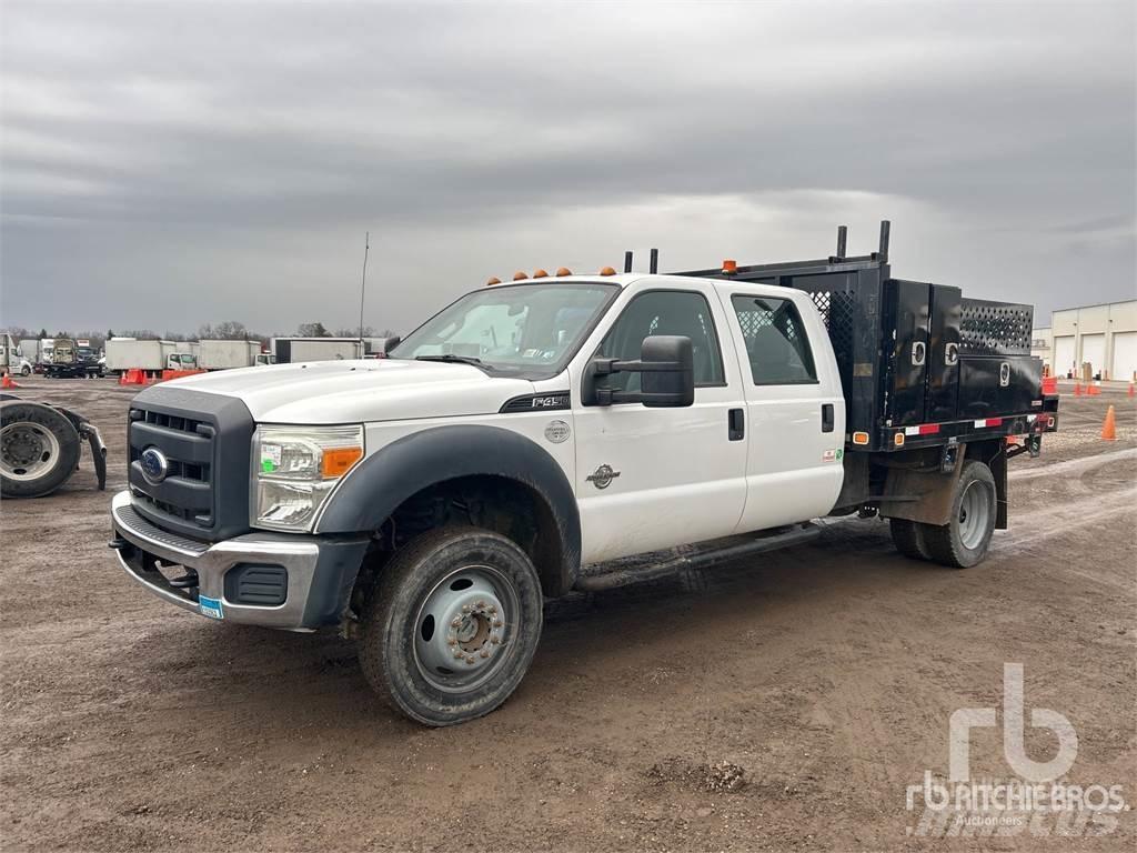 Ford F-450 شاحنات مسطحة/مفصلية الجوانب