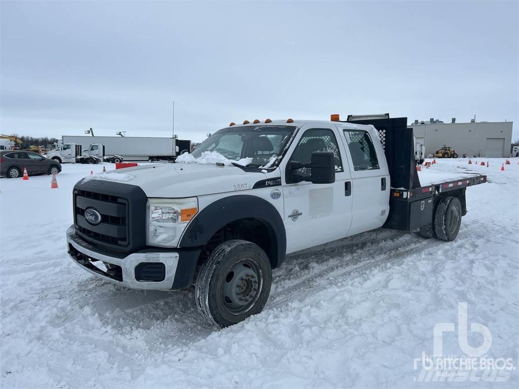 Ford F-450 شاحنات مسطحة/مفصلية الجوانب
