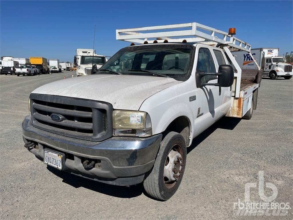 Ford F-450 شاحنات مسطحة/مفصلية الجوانب