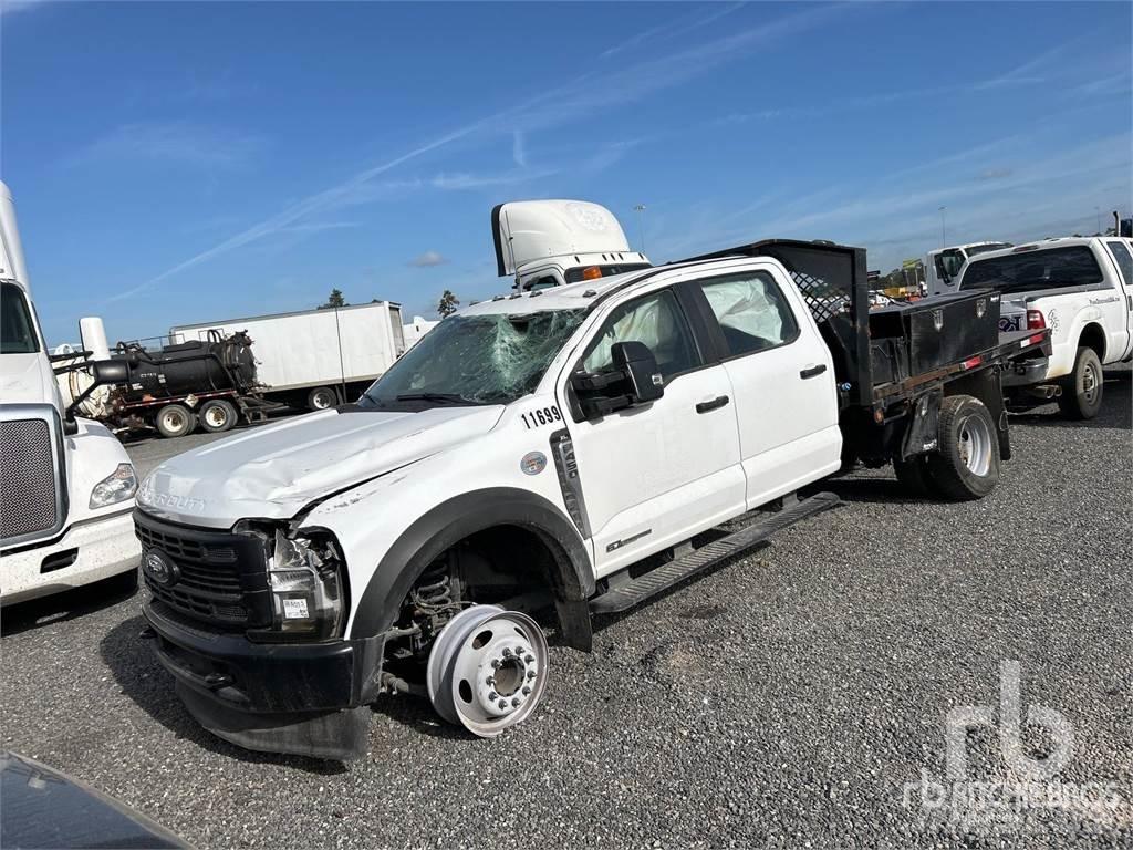 Ford F-450 شاحنات مسطحة/مفصلية الجوانب