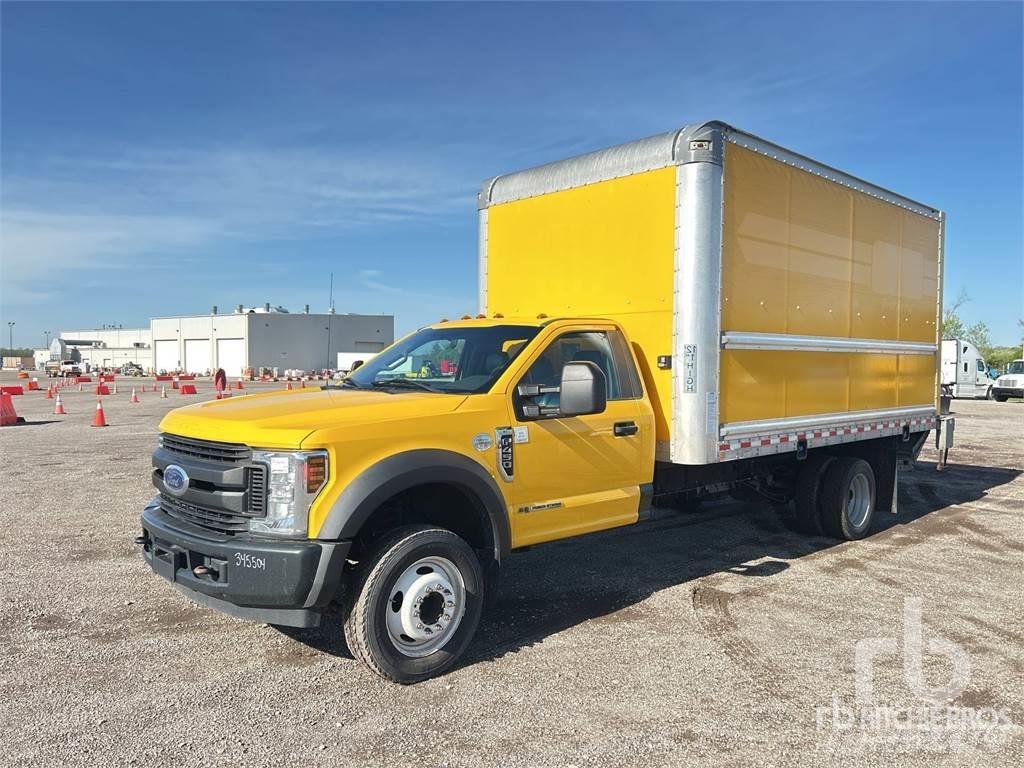 Ford F-450 شاحنة مقفلة