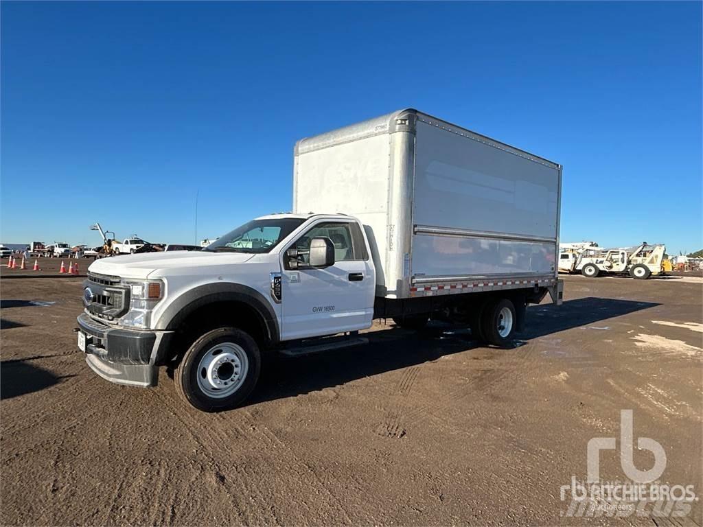 Ford F-450 شاحنة مقفلة