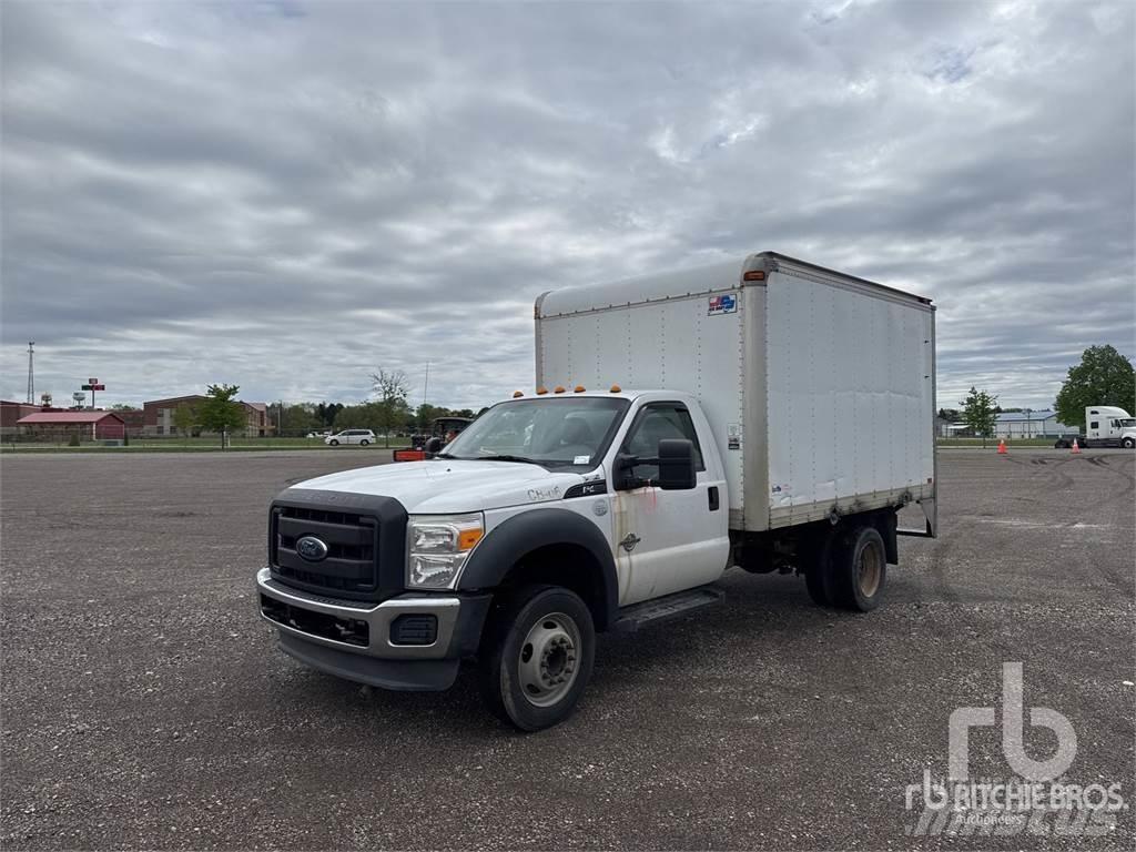 Ford F-450 شاحنة مقفلة