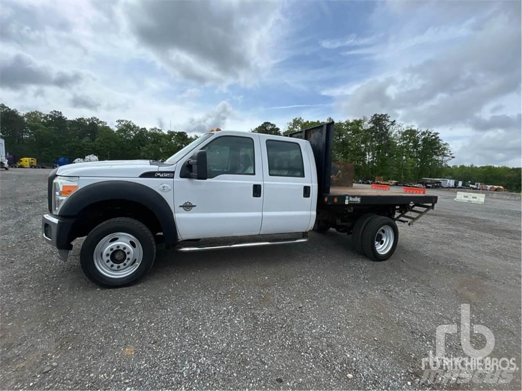 Ford F-450 شاحنات مسطحة/مفصلية الجوانب